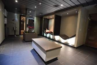 Cruise & Maritime Columbus Spa 1.JPG